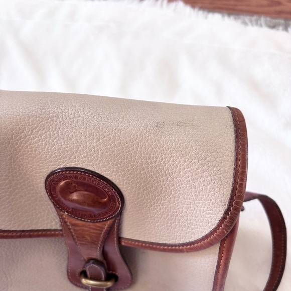 Dooney & Bourke Vintage 90s Essex Saddle Pebbled Leather Crossbody Bag - Picture 14 of 15